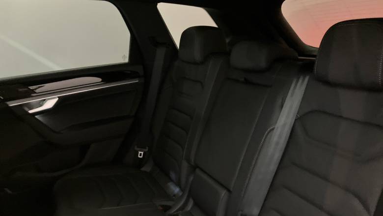 Volkswagen Touareg 3.0 V6 TDI 4Motion 286 Black Edition 5dr Tip Auto Diesel Estate